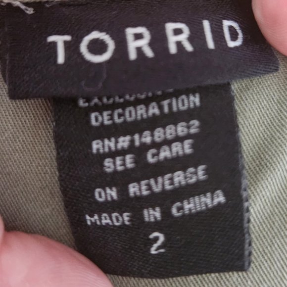 Torrid Olive Green Casual Button Down Size 2 - Picture 4 of 4
